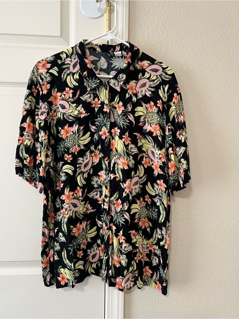 H&M Divided Tropical Fruit Floral Button Up Shirt Black Size Large